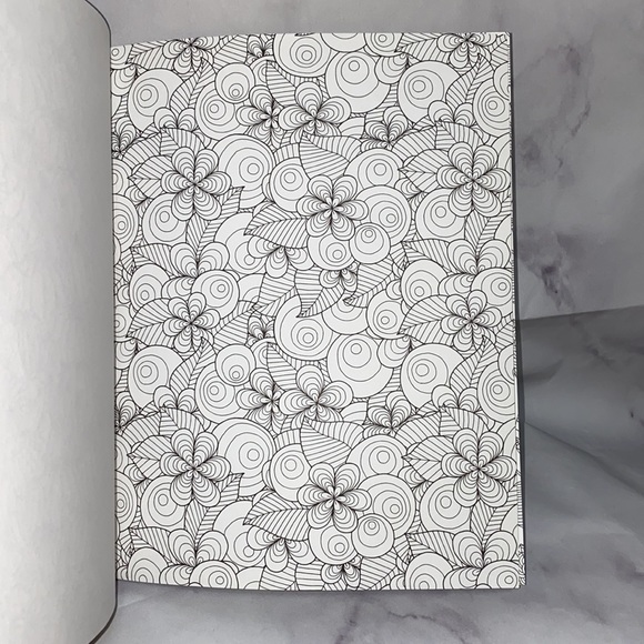 Color and create adult coloring book - Picture 4 of 6